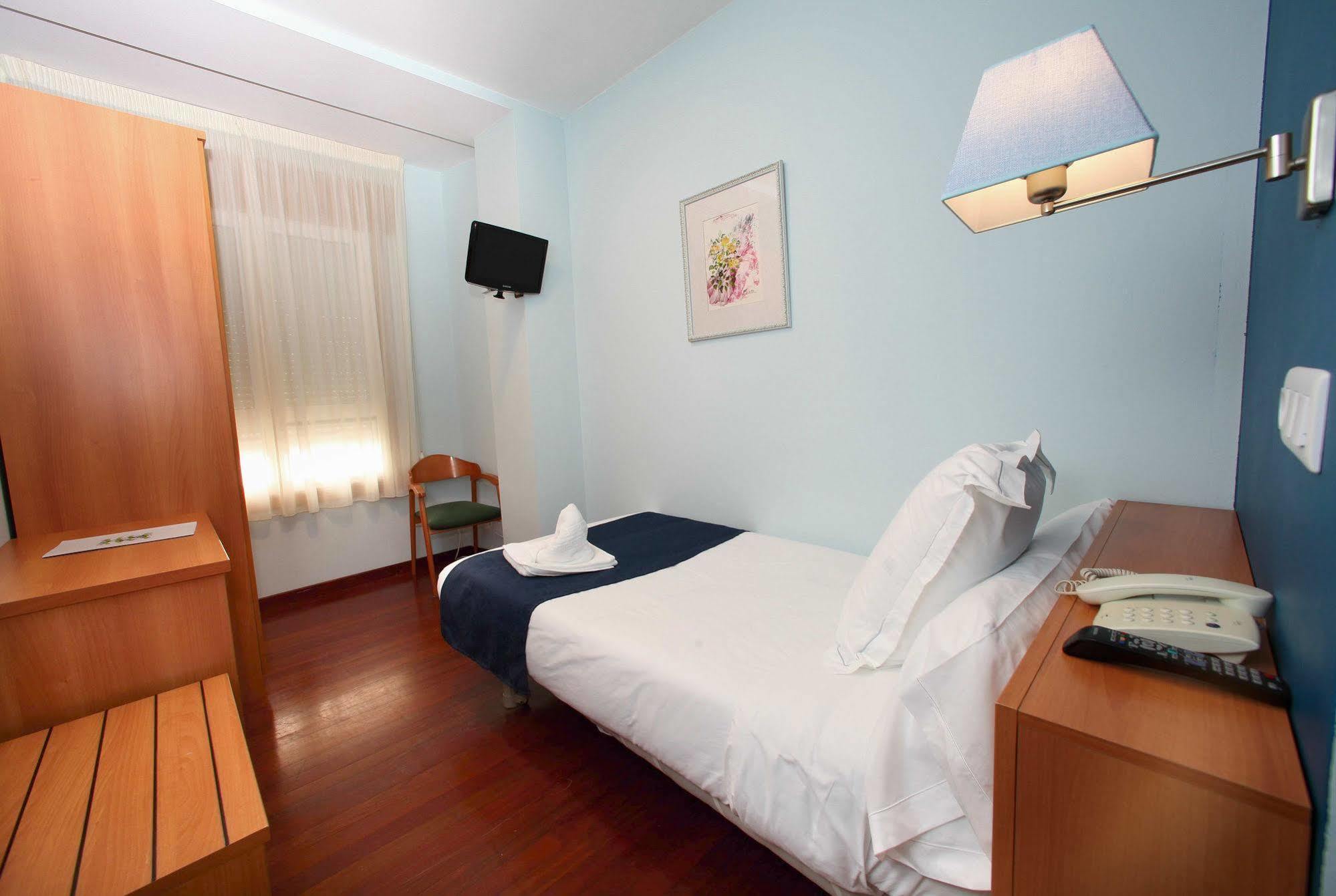 Hotel Ribeira Sacra Monforte De Lemos Buitenkant foto