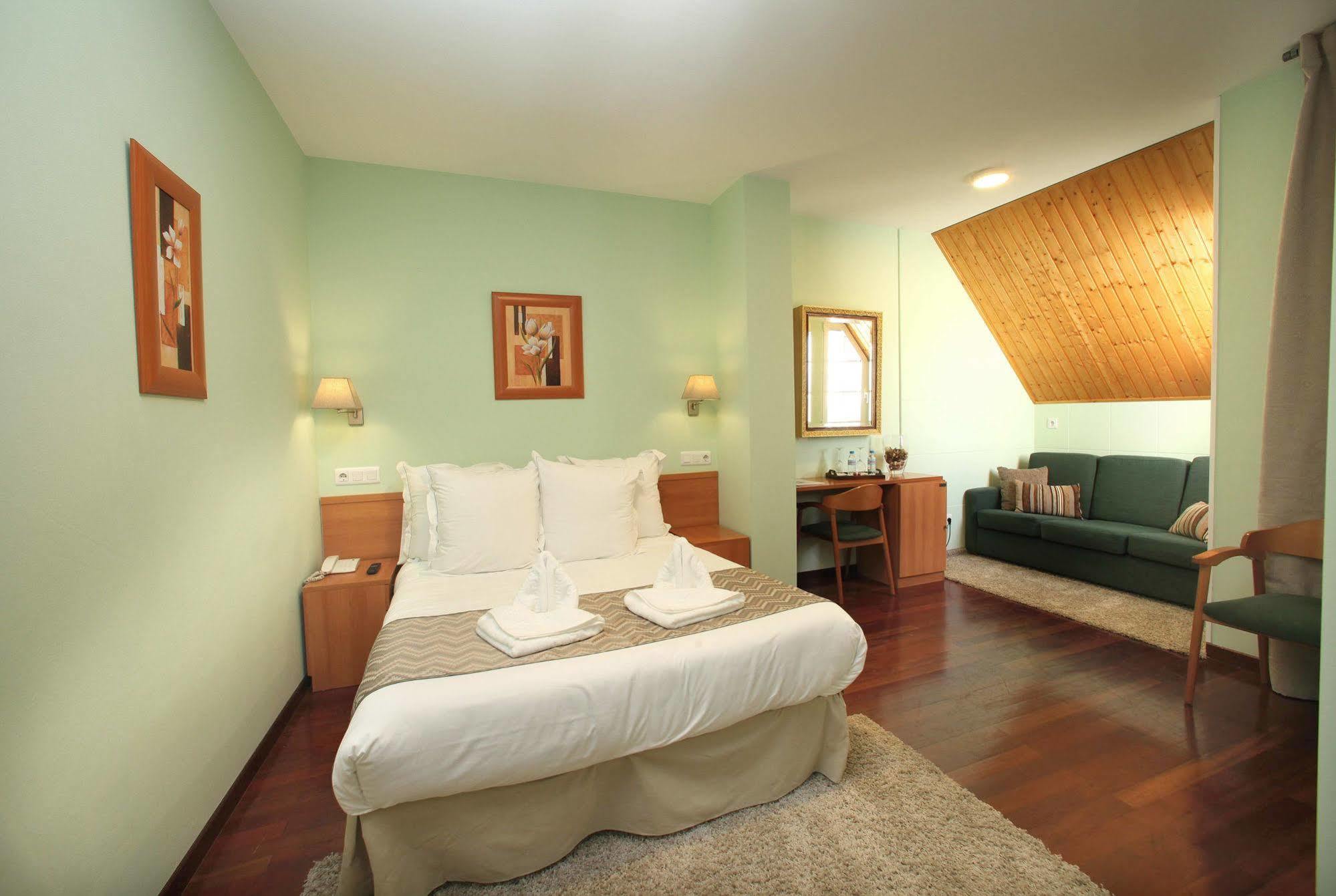 Hotel Ribeira Sacra Monforte De Lemos Buitenkant foto